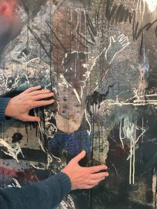 Tastbild Berg und Tal Goya von Jakob Steiger mit Händen